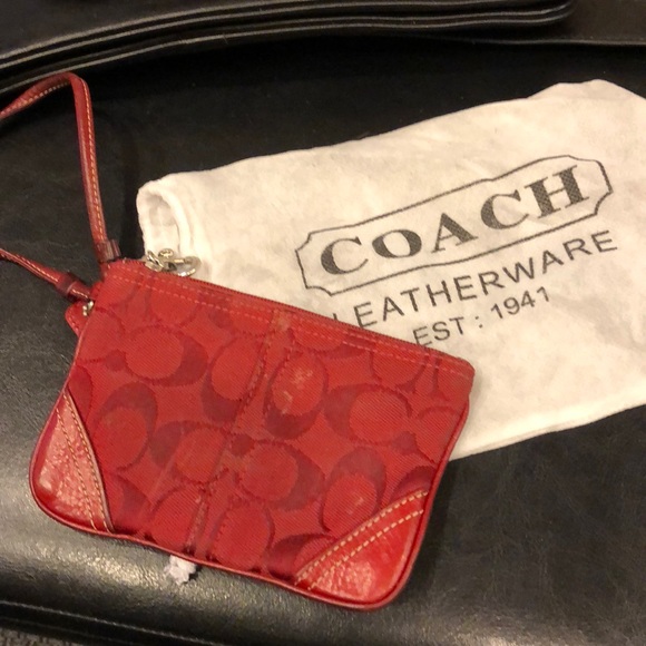 Authentic Coach Red Wristlet - Picture 4 of 4